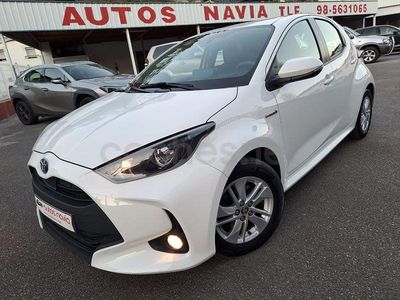 Usado Toyota Yaris Hybrid Business Edition 116 CV (85 kW) 2021 Blanco Berlina