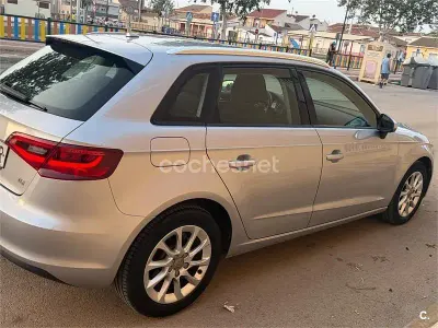 Usado Audi A3 Ambition 110 CV (80 kW) 2015 Gris / plata Berlina
