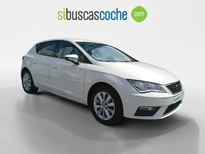 Usado Seat Leon Style 130 CV (95 kW) 2019 Blanco
