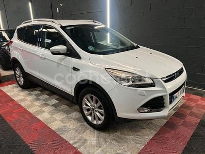 Blanco Usado 2015 Ford Kuga Titanium SUV | 7990 € (Precio justo)