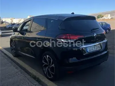 Usado Renault Scénic III Edition One 110 CV (80 kW) 2016 Negro Monovolumen