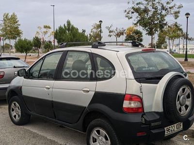 Usado Renault Scénic Dynamique 140 CV (102 kW) 2003 Beige Monovolumen