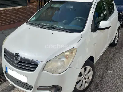 Usado Opel Agila Enjoy 75 CV (55 kW) 2009 Blanco Utilitario