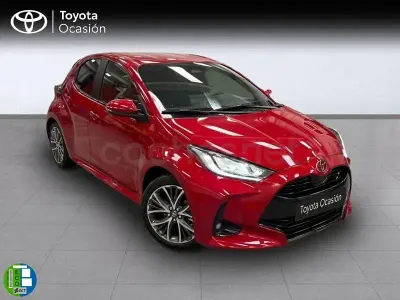 Usado Toyota Yaris Hybrid Style 116 CV (85 kW) 2025 Rojo Berlina