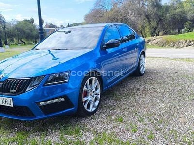 Usado Skoda Octavia RS 245 CV (180 kW) 2018 Azul Berlina