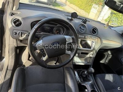 Usado Ford Mondeo Ghia 140 CV (102 kW) 2007 Negro Berlina