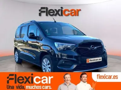 Usado Opel Combo Life Innovation 102 CV (75 kW) 2020 Negro Monovolumen