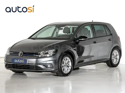 Usado VW Golf VIII Advance 130 CV (95 kW) 2020 Gris / plata Berlina