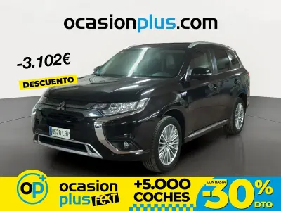 Usado Mitsubishi Outlander P-HEV Motion 224 CV (164 kW) 2019 Negro SUV
