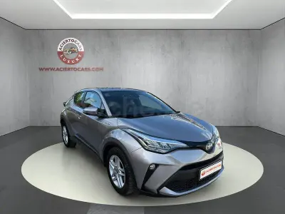 Usado Toyota C-HR Advance 122 CV (89 kW) 2020 Gris / plata SUV