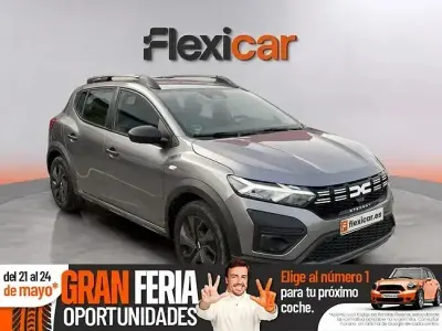 Usado Dacia Sandero Essentiel 91 CV (66 kW) 2024 Gris