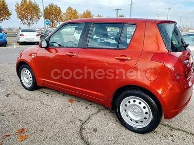 Usado Suzuki Swift GL 69 CV (50 kW) 2007 Naranja Berlina