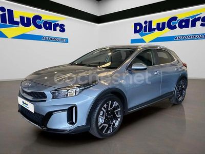 Usado Kia XCeed 120 CV (88 kW) 2023 Gris / plata SUV
