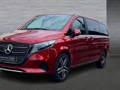 Rojo Usado 2025 Mercedes V250 Avantgarde Monovolumen | 77.300 €