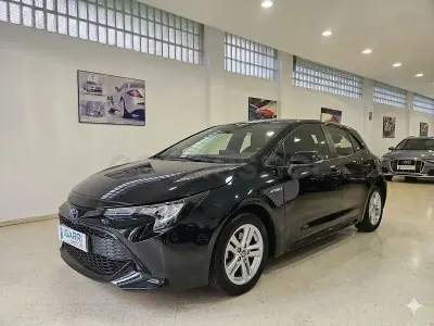 Usado Toyota Corolla Active 122 CV (89 kW) 2022 Negro Berlina