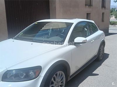 Begagnad Volvo C30 Momentum 150 HK (110 kW) 2009 Vit Halvkombi