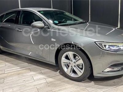 Gris / plata Usado 2018 Opel Insignia Selective Berlina | 14.000 € (Un poco caro)