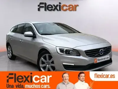 Usado Volvo V60 Kinetic 152 CV (111 kW) 2018 Gris Familiar