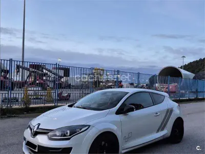Usado Renault Mégane Trophy 275 CV (202 kW) 2014 Blanco Coupe