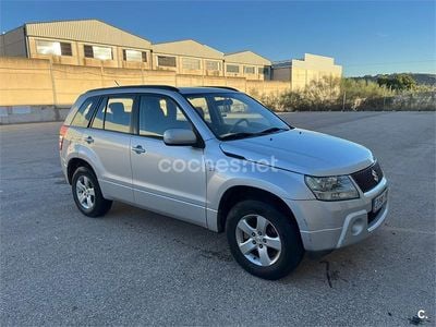 Usado Suzuki Grand Vitara 129 CV (94 kW) 2007 Gris / plata SUV
