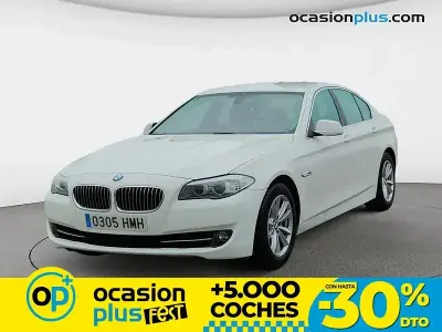Używany BMW 528 245 KM (180 kW) 2012 Biały Sedan/Limuzyna