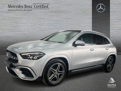 Usado Mercedes GLA200 AMG line 150 CV (110 kW) 2025 Plata hightech SUV
