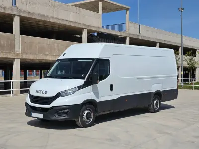 Begagnad Iveco Daily 160 HK (117 kW) 2023 Vit