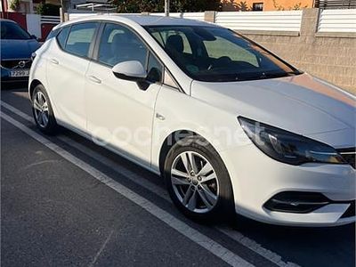 Usado Opel Astra 105 CV (77 kW) 2021 Blanco Berlina