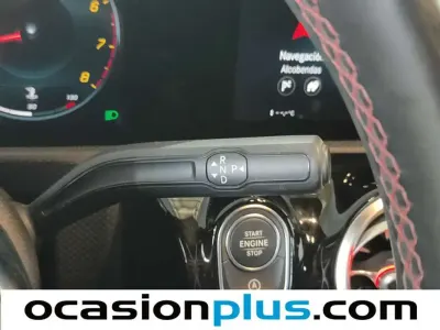 Usado Mercedes A180 136 CV (100 kW) 2020 Negro Utilitario