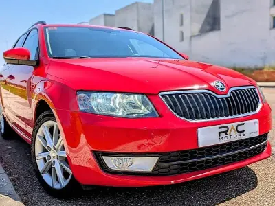 Usado Skoda Octavia Elegance 105 CV (77 kW) 2014 Rojo Familiar