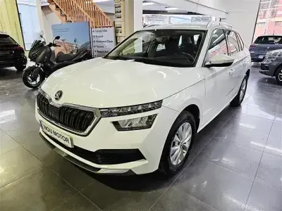 Usado Skoda Kamiq Ambition 116 HP (85 kW) 2021 Branco SUV