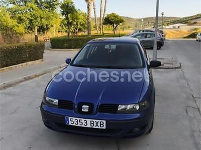 Usado Seat Leon 90 CV (66 kW) 2002 Azul Berlina
