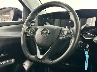 Usado Opel Mokka Edition 100 CV (73 kW) 2022 Gris / plata SUV