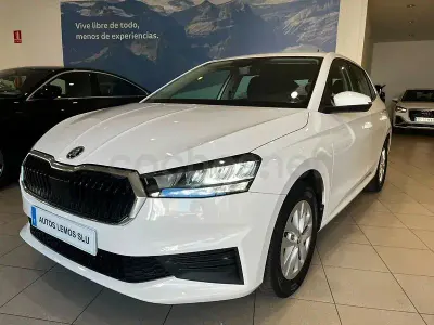 Usado Skoda Fabia Ambition 95 CV (69 kW) 2022 Blanco Utilitario