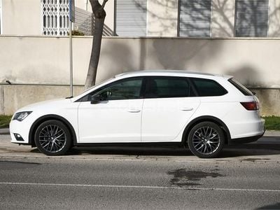 Usado Seat Leon ST CONNECT 110 CV (80 kW) 2016 Blanco Familiar