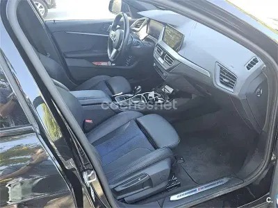 Usado BMW 118 150 CV (110 kW) 2024 Negro Utilitario