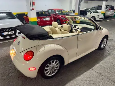 Usado VW New Beetle 115 CV (84 kW) 2008 Beige Utilitario