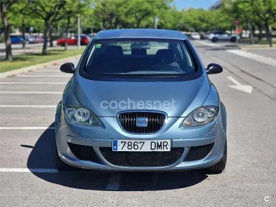 Usado Seat Altea Reference 102 CV (75 kW) 2005 Gris / plata Monovolumen