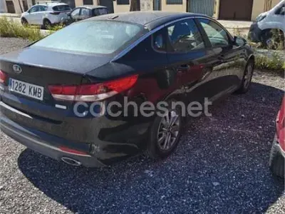 Usado Kia Optima 141 CV (103 kW) 2018 Negro Berlina