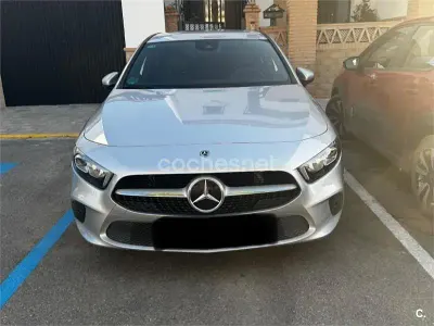 Usado Mercedes A180 116 CV (85 kW) 2020 Gris / plata Berlina