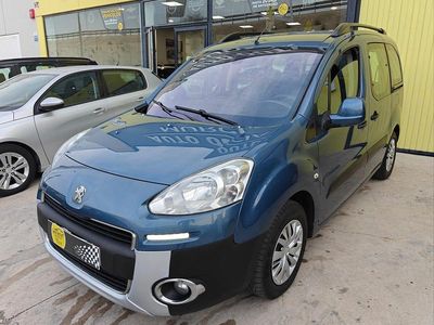 Usado Peugeot Partner Tepee Style 92 CV (67 kW) 2014 Azul Monovolumen