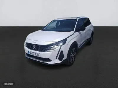 Usado Peugeot 5008 Allure 130 CV (95 kW) 2021 Blanco SUV