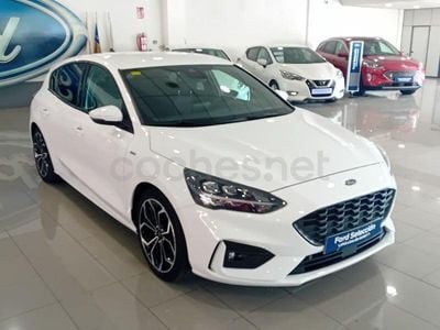 Usado Ford Focus ST-Line 125 CV (91 kW) 2020 Blanco Berlina
