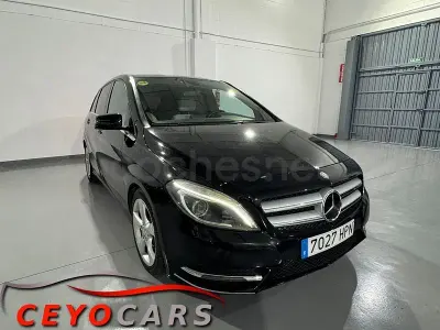 Usado Mercedes B180 109 CV (80 kW) 2013 Negro Monovolumen