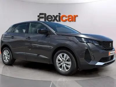 Usado Peugeot 3008 Active 131 CV (96 kW) 2022 Gris SUV