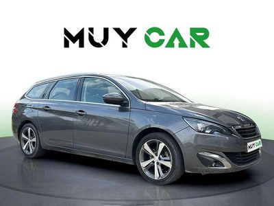 Usado Peugeot 308 SW Allure 131 CV (96 kW) 2017 Plateado Familiar