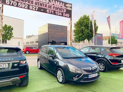 Usado Opel Zafira Tourer Excellence 130 CV (95 kW) 2013 Gris / plata Monovolumen