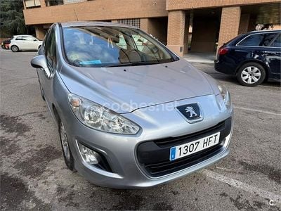 Usado Peugeot 308 Business-Line 112 CV (82 kW) 2011 Gris / plata Berlina