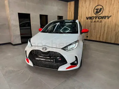 Usado Toyota Yaris 125 CV (91 kW) 2023 Blanco Utilitario
