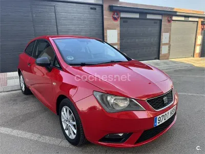 Usado Seat Ibiza SC I-Tech 90 CV (66 kW) 2013 Rojo Utilitario